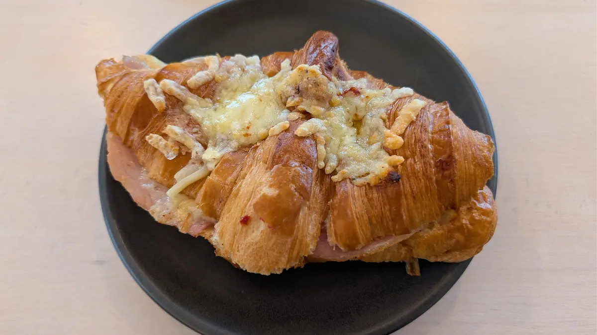 Bagels & Pastries – patisserie in Chatham town centre